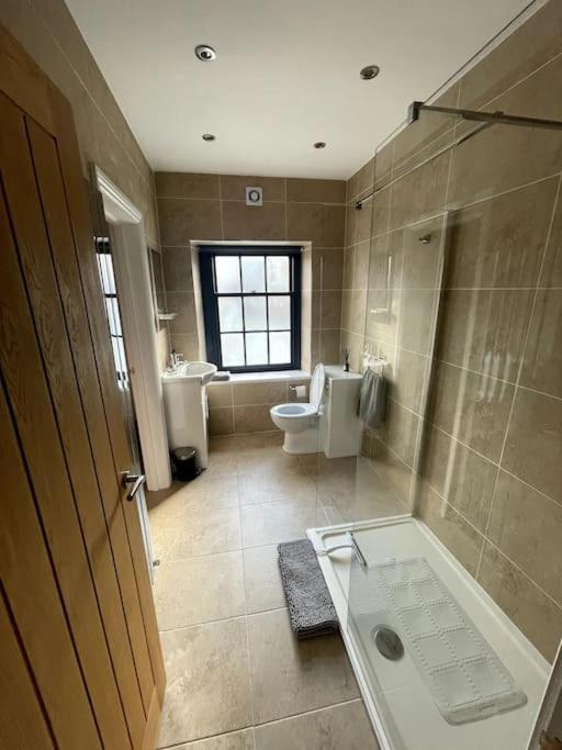 Abergavenny Center 2-Bed Flat Apartment Exterior photo